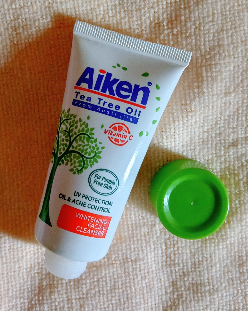 Aiken Whitening Facial Cleanser 